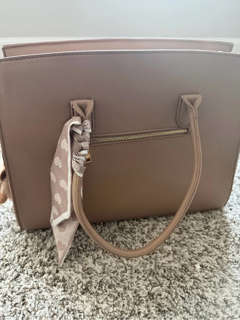 Source Unknown Pebbled Taupe Faux Leather Tote with Gold Lock